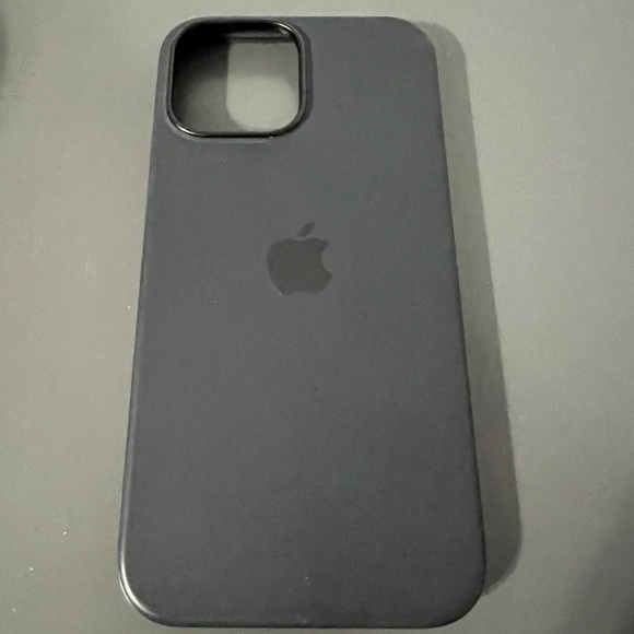 iPhone 13 Pro Max Silcone case - Picture 3 of 4